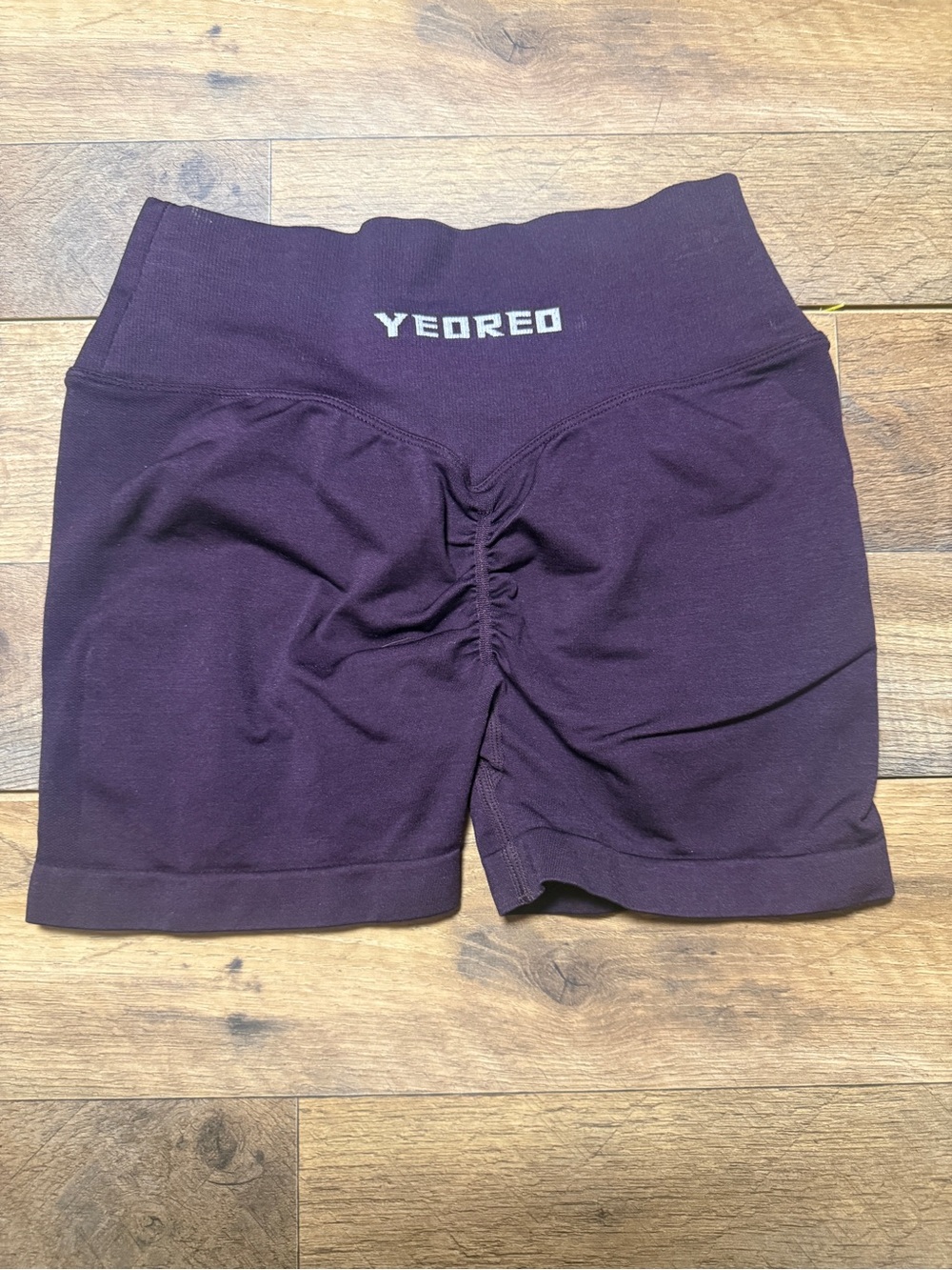 YEOREO Seamless Crossover Shorts Size Small